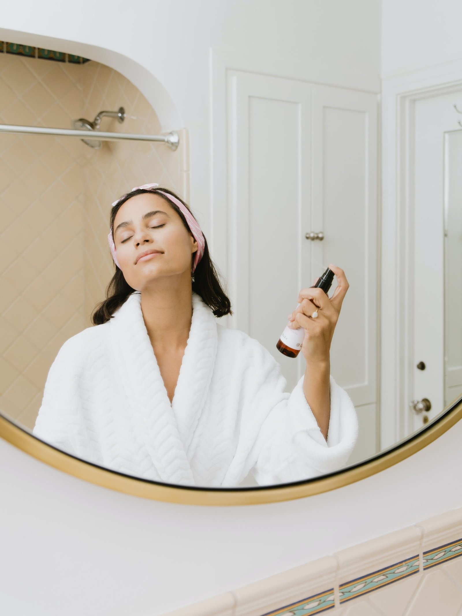 The Ultimate Guide to Skincare: Building a Routine for Radiant Skin